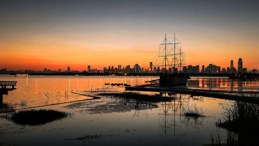 青少年强迫症症状表现_大学生患“强迫症” 每晚用酒精洗腿_大学生强迫症案例分享