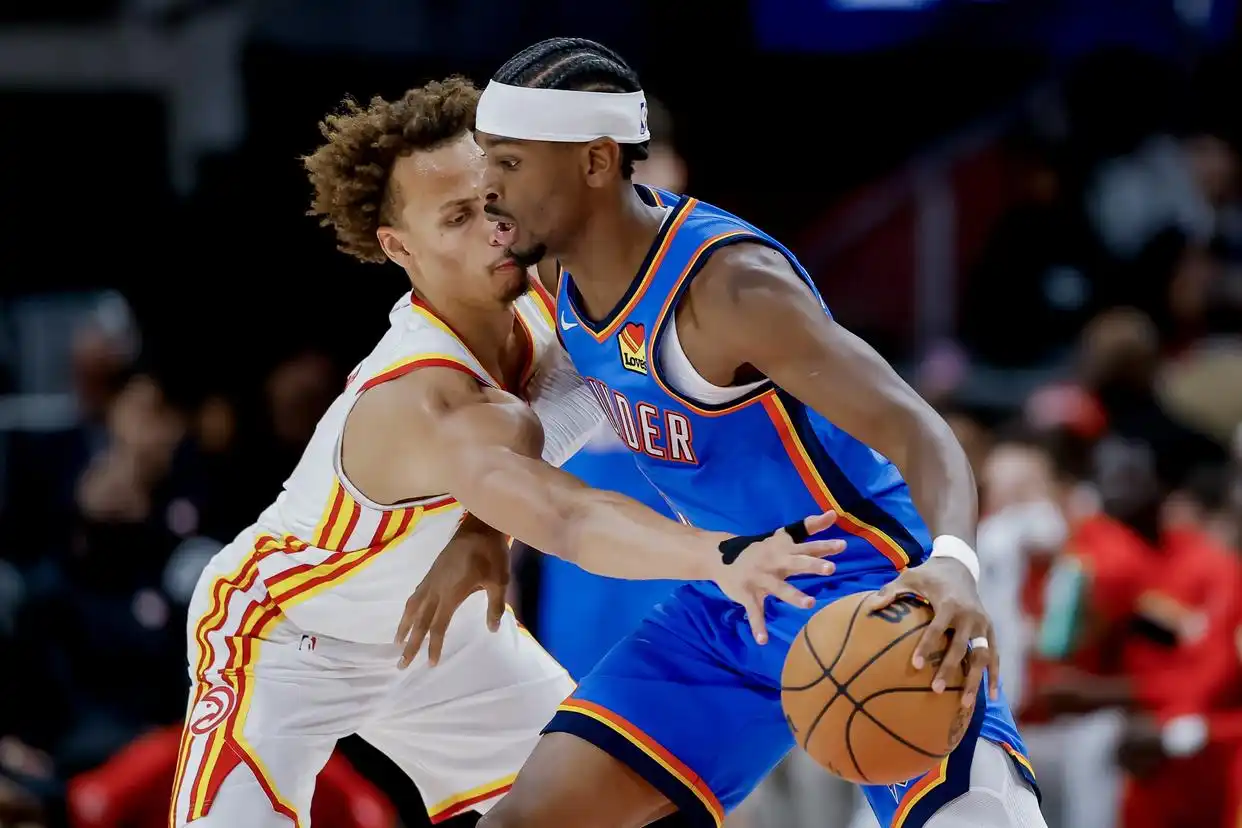 NBA常规赛老鹰对阵雷霆 莱昂纳德亚历山大表现 霍姆格伦数据_雷霆擒鹰三连胜 亚历山大持球突破