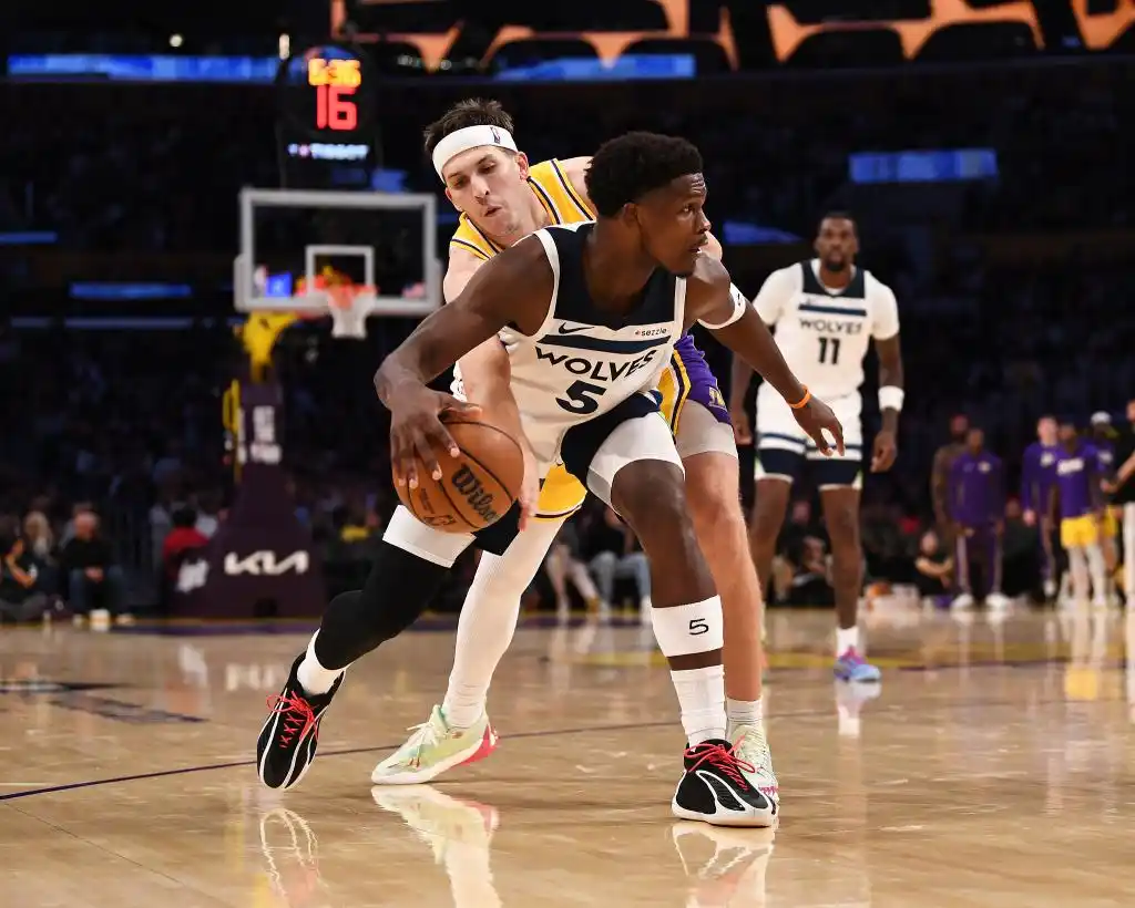 皇马队长卡瓦哈尔伤情恢复及赛季目标_卡瓦哈尔右膝手术缺阵2至3个月_阿斯报：右膝接受关节镜手术，33岁卡瓦哈尔预计将缺阵6到10