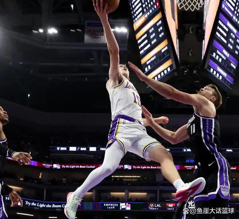 湖人两连胜！里夫斯51+11威少三分爆发，拉文32+4，艾顿22+15立功