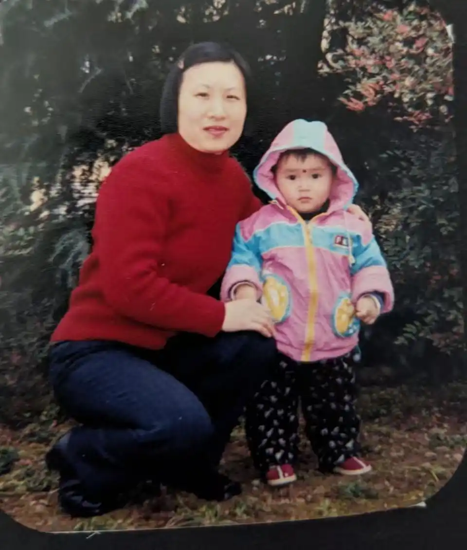 23岁美国女孩寻找中国亲生父母：从小被收养，疑似四川南部县人