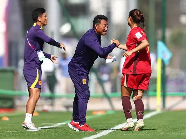 中国女足教练组调整_直播吧独家：中国女足主帅米利西奇下课，武汉女足主帅或将接手_中国女足亚洲杯备战