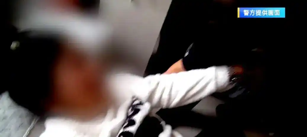 9岁男孩报警母亲呼吸困难_妈妈看孩子作业气得呼吸性碱中毒_嵩明县公安局处理紧急情况