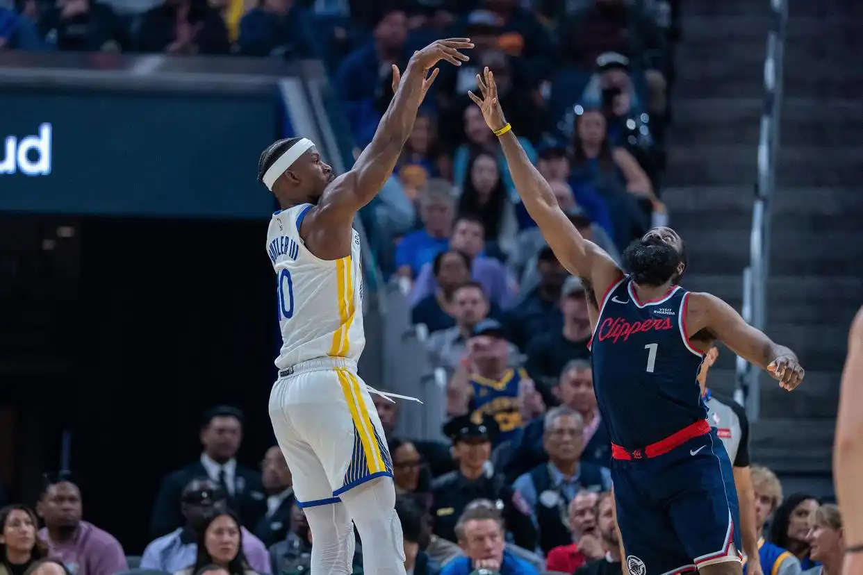 库里19+8哈登下半场0分 勇士轻取快船两连胜_NBA勇士对阵快船比分_勇士对阵快船最新战报