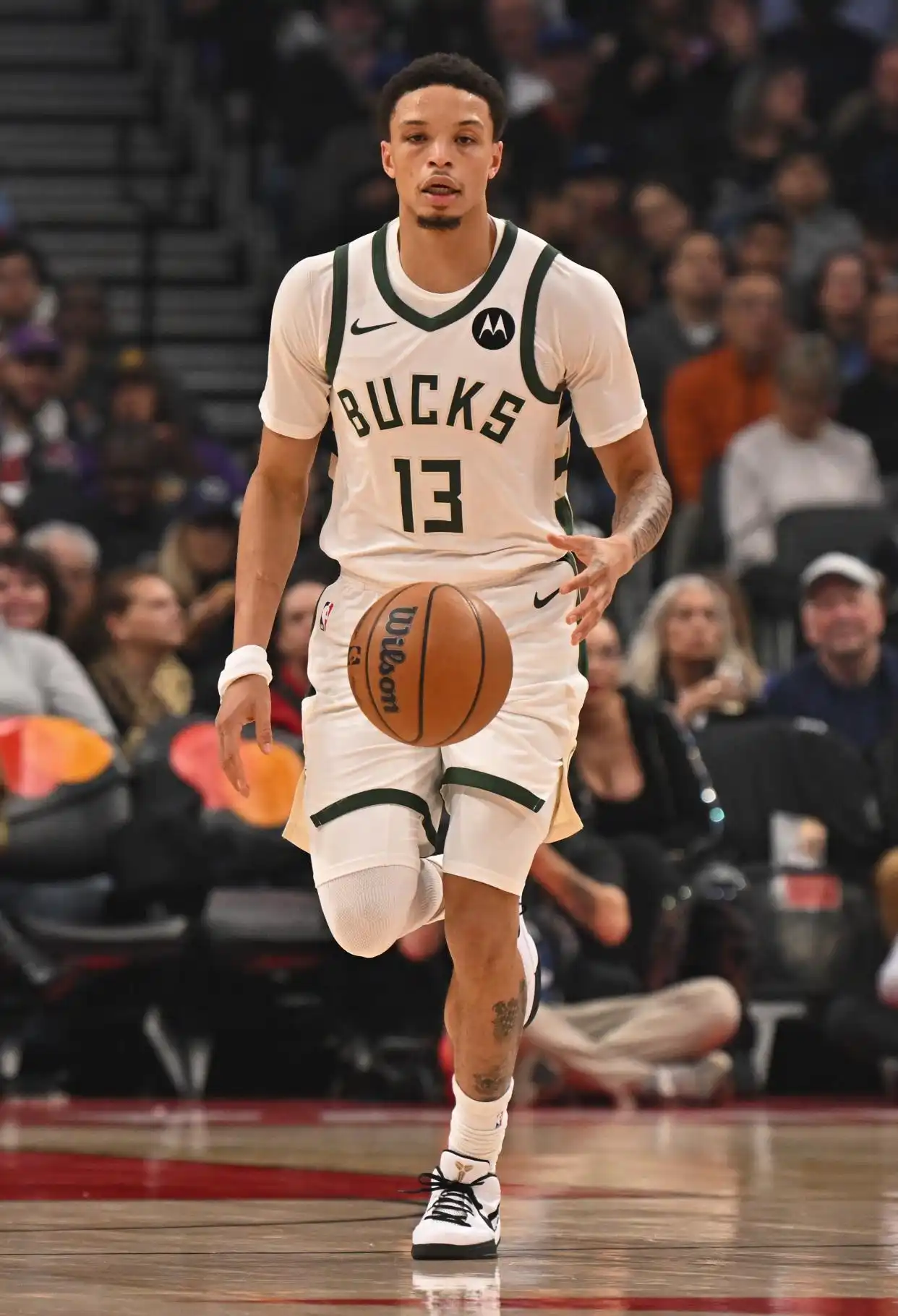 字母哥37分领衔雄鹿主场取胜_组图：雄鹿击败尼克斯 字母哥突破分球_NBA雄鹿vs尼克斯比赛结果