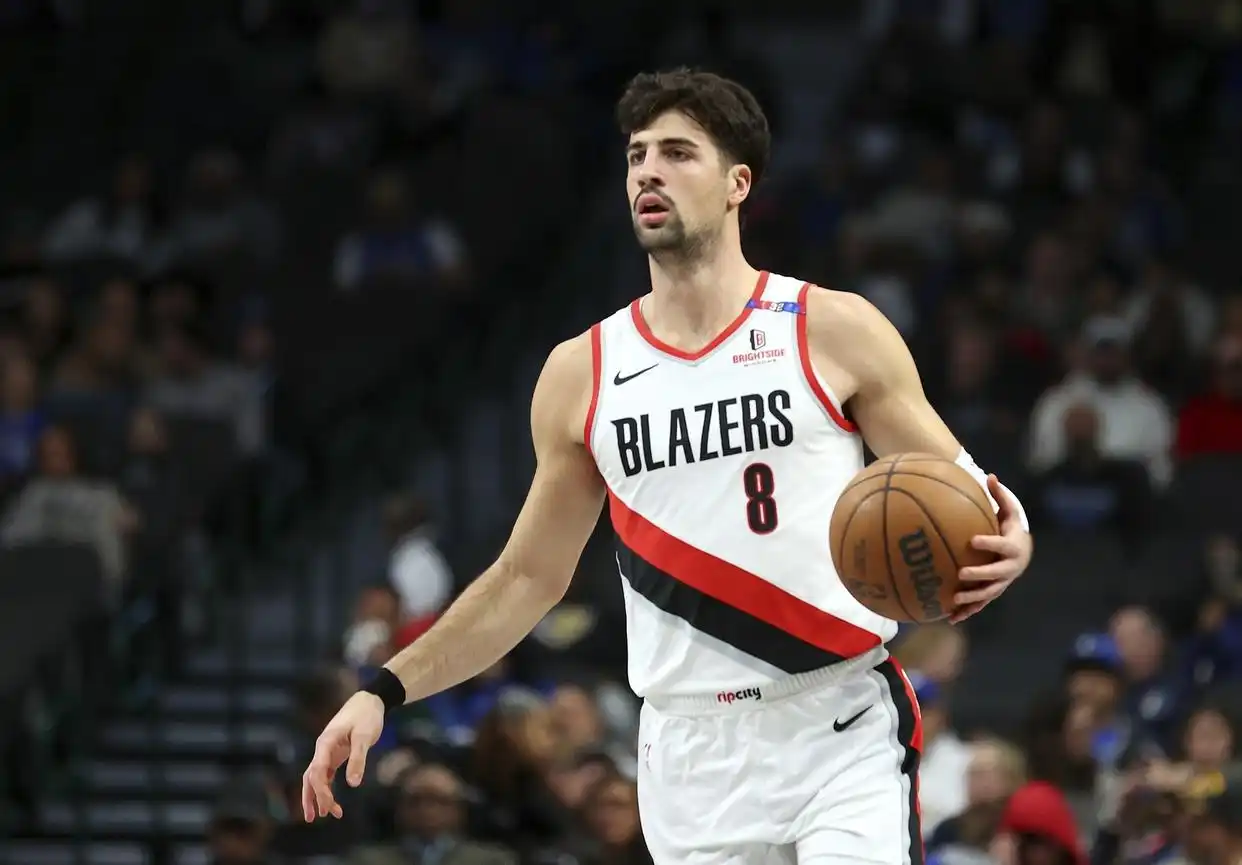 开拓者爵士比赛结果_开拓者险胜爵士 杨瀚森努力防守_杨瀚森替补表现