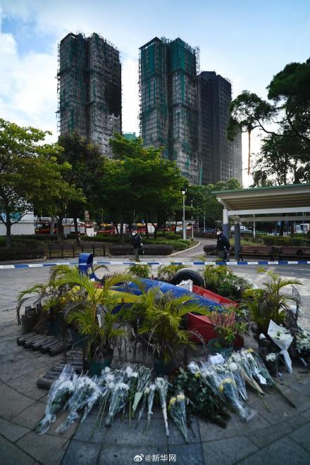 香港市民自发参加悼念 全城哀思罹难者