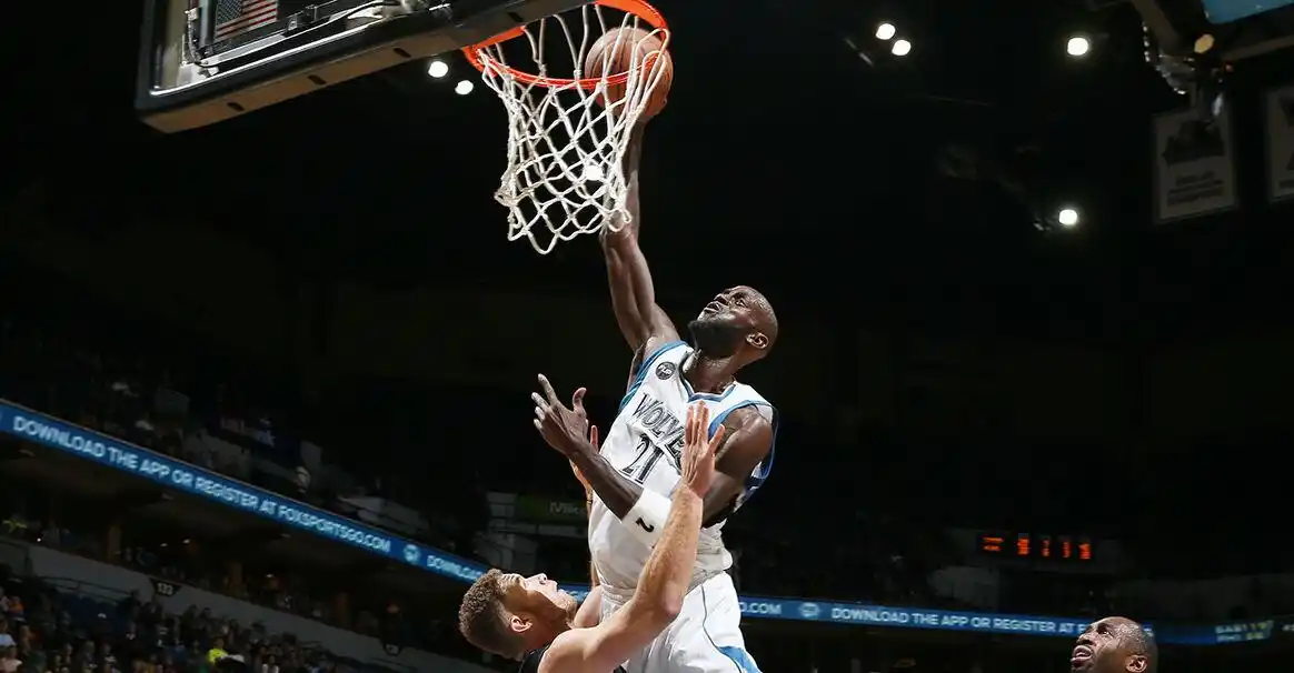 NBA弹跳极限历史_nba史上十大扣篮_谢登夏普垂直弹跳纪录