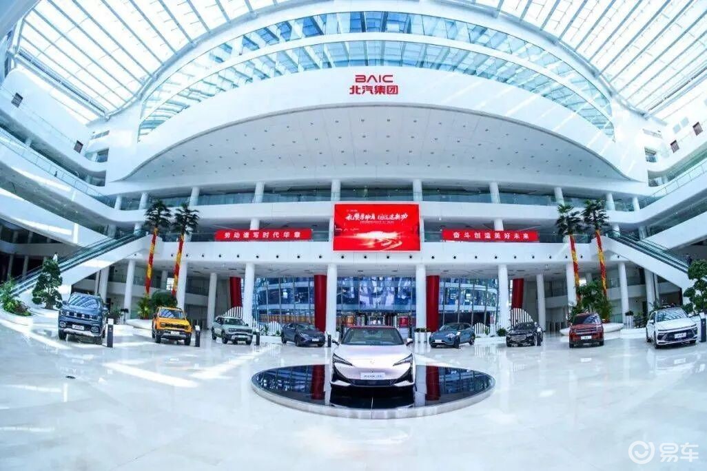 当“蔚小理”跌出头部：2026车企淘汰赛全面加速_中国汽车行业资本备粮_新能源汽车购置税政策调整