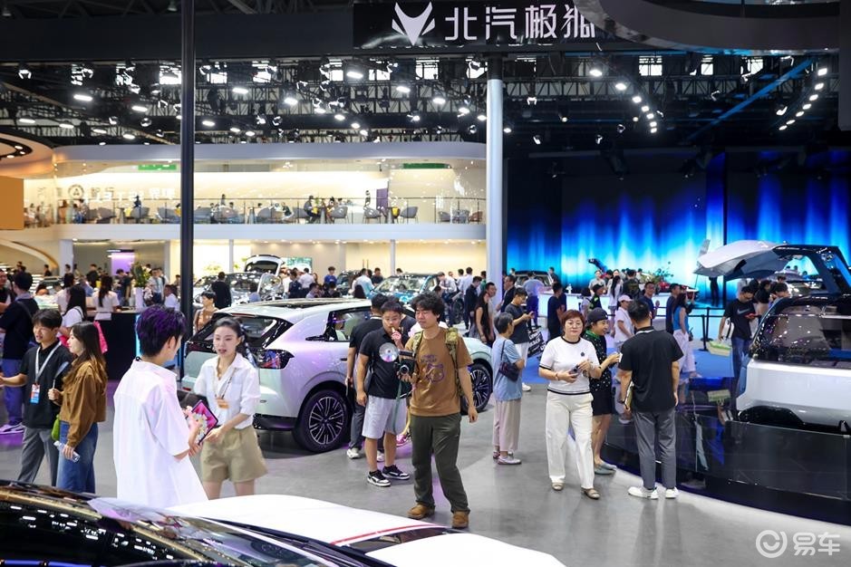 新能源汽车购置税政策调整_当“蔚小理”跌出头部：2026车企淘汰赛全面加速_中国汽车行业资本备粮