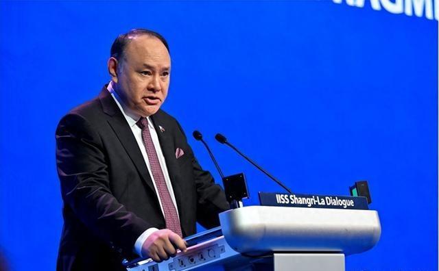 骂中国扣中国人 这位防长终于被制裁