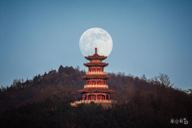 超级月亮将于18时03分现身夜空