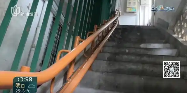 上海老旧小区加装爬楼机_女子自费装“电梯”给全楼用遭抵制_居民自费安装爬楼机受阻