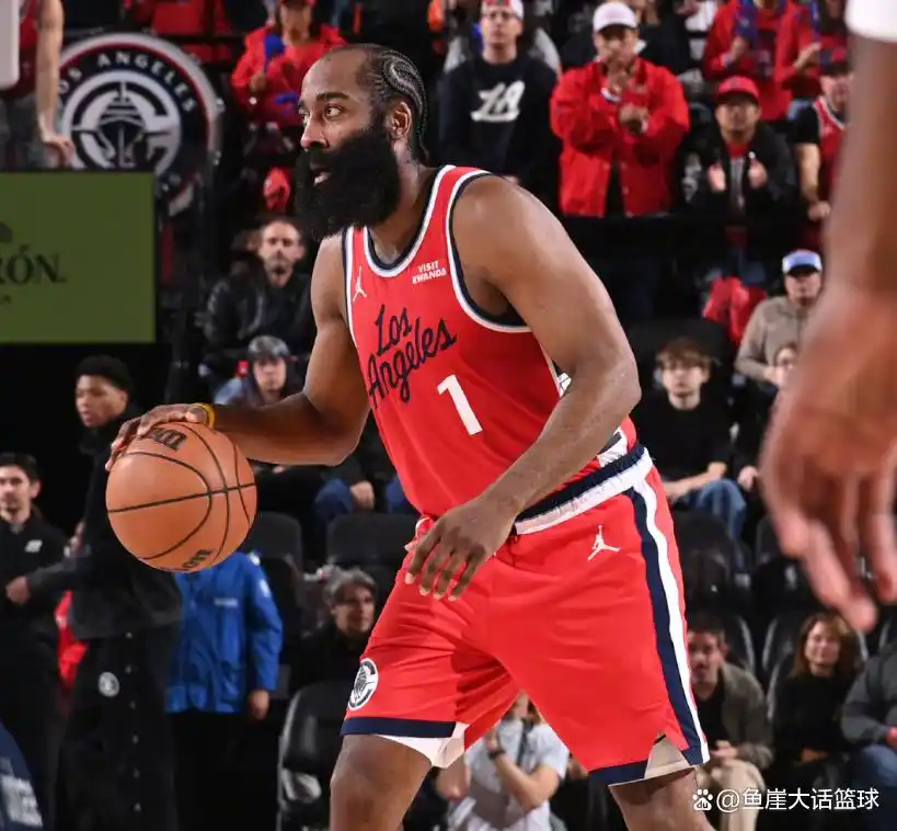 快船大胜！伦纳德45分+恶犯，大洛12中1李凯尔爆发，哈登20分11罚