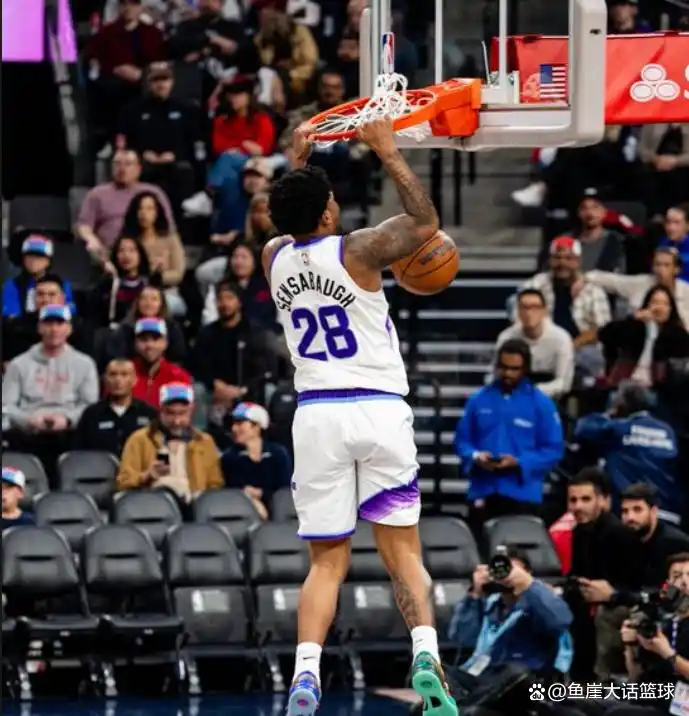 李凯尔22分表现_伦纳德45分哈登20+7 快船主场擒爵士收获6连胜_快船对阵爵士比赛分析