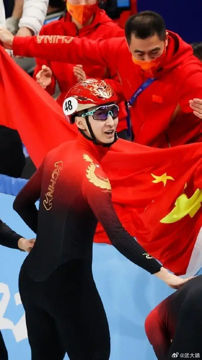 武大靖退役转型_武大靖官宣退役_武大靖教授身份