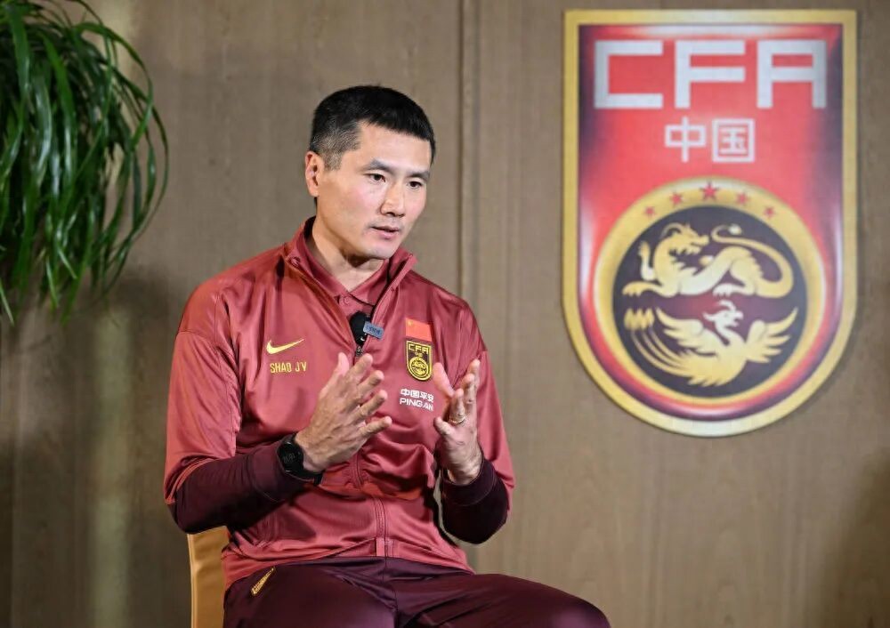 打进世界杯！国足新帅邵佳一透露目标