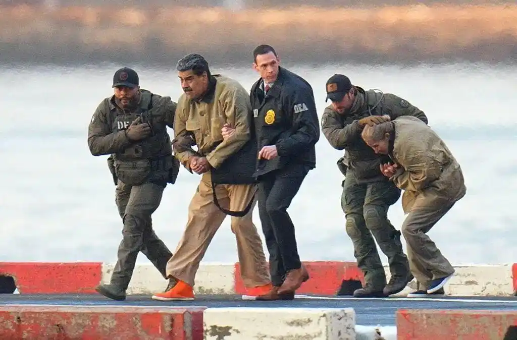 马杜罗首次出庭：我无罪，仍是委内瑞拉总统！妻子额头有伤，右眼旁有淤青；中方：对美行径深表震惊，强烈谴责