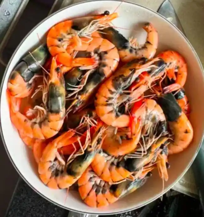 变黑的虾还能吃吗？这种“黑虾”千万别吃