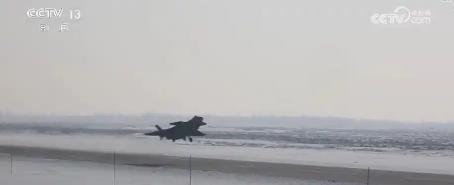 歼-20实战化演训_歼-20首飞15周年_歼-20首飞十五周年