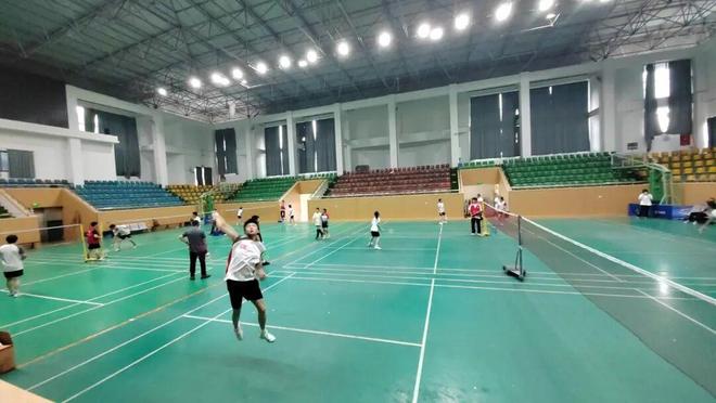 篮球跳高训练方法视频_篮球跳高的技巧_篮球跳高技巧