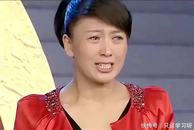 闫学晶触碰国人反感雷区_闫学晶直播哭穷事件_闫学晶致歉：讨厌那个露出轻视的自己