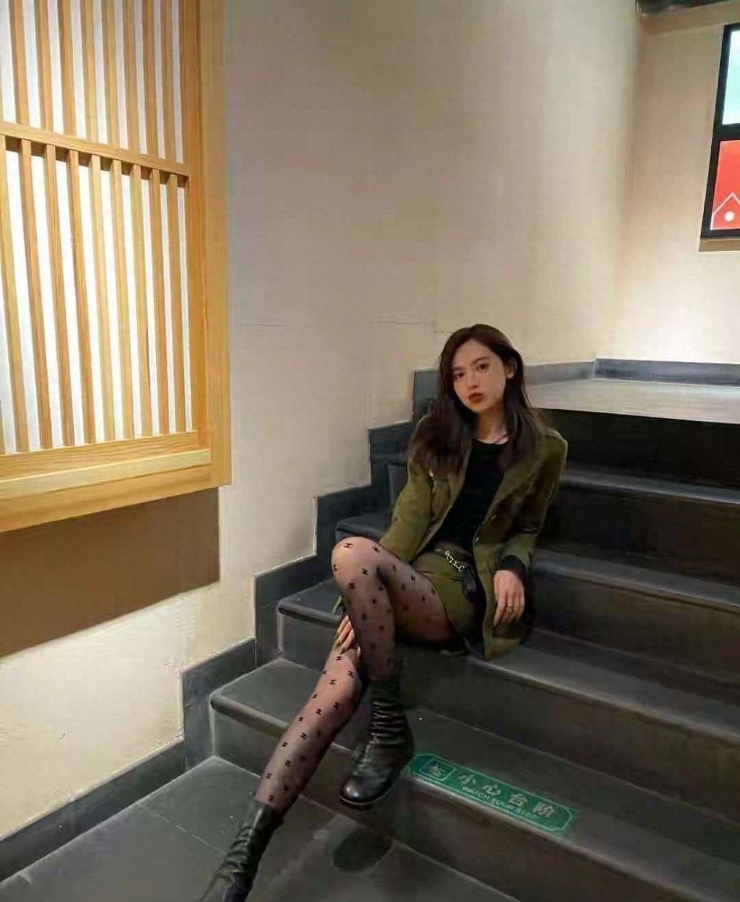 NBA女主播美娜_nba美女主播_美娜黑丝造型特辑