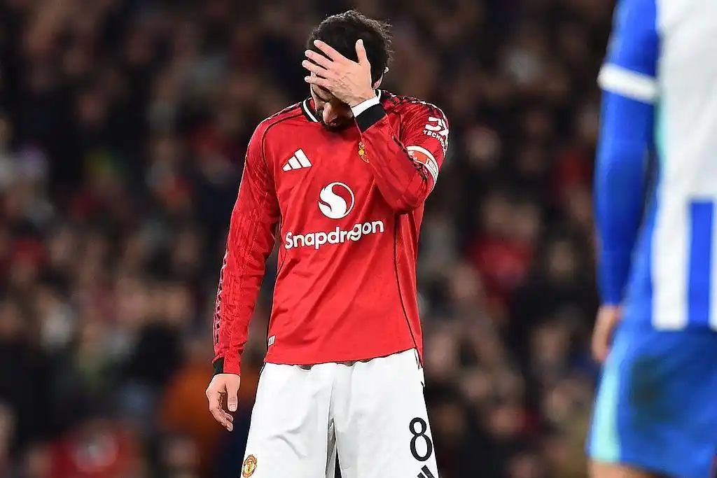 巴萨皇马表演赛_巴萨3-2皇马卫冕西超杯 拉菲尼亚双响_巴萨的拉菲尼亚