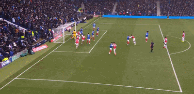 巴萨3-2皇马卫冕西超杯 拉菲尼亚双响_巴萨皇马表演赛_巴萨的拉菲尼亚