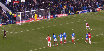 巴萨皇马表演赛_巴萨3-2皇马卫冕西超杯 拉菲尼亚双响_巴萨的拉菲尼亚