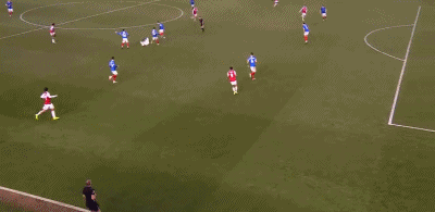 巴萨皇马表演赛_巴萨的拉菲尼亚_巴萨3-2皇马卫冕西超杯 拉菲尼亚双响