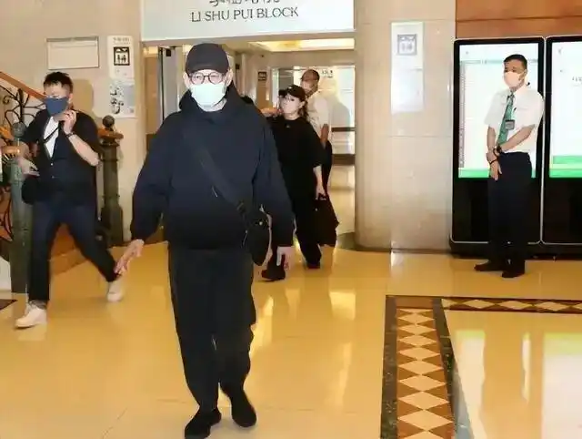 林青霞连说两遍不舍悼念施南生_施南生 病重情况 张艾嘉 探望 林青霞 徐克 终身成就奖 香港电影金像奖 新艺城 影视行业贡献 柏林电影节金摄影奖