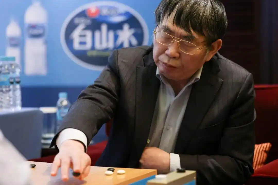 聂卫平生平事迹_聂卫平曾讲患癌经历：跟癌症拼赢了_聂卫平讣告