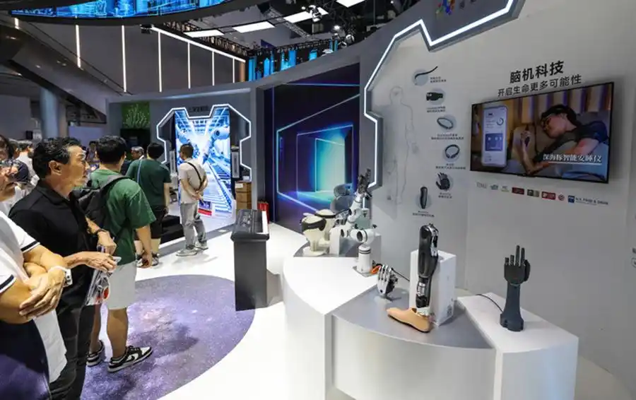 脑机接口正“接入”生活_脑机接口传输知识_脑机接口设备