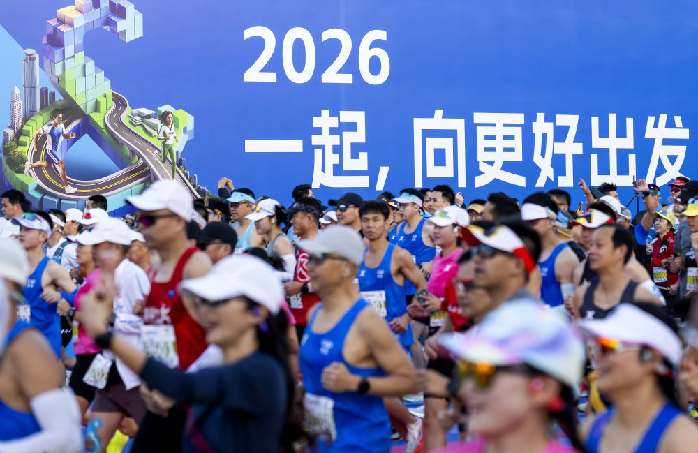 孔帕尼：上半场对手的实力像是我们两倍，下半场拜仁表现很棒_拜仁捧杯视频_孔帕尼：上半场对手的实力像是我们两倍，下半场拜仁表现很棒