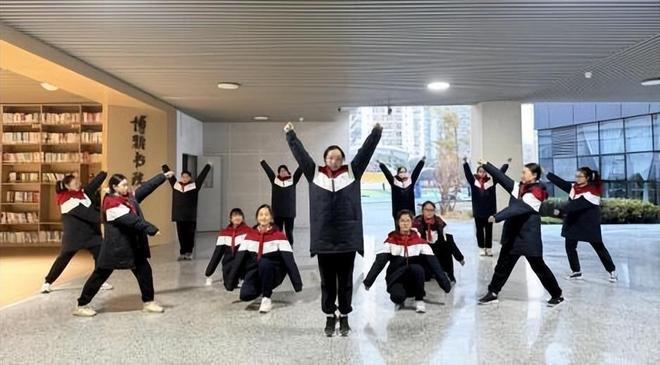 乒乓球分组比赛规则_乒乓球比赛规则的定义_乒乓球规则赛制