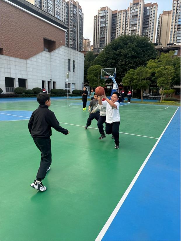 乒乓球比赛规则的定义_乒乓球规则赛制_乒乓球分组比赛规则