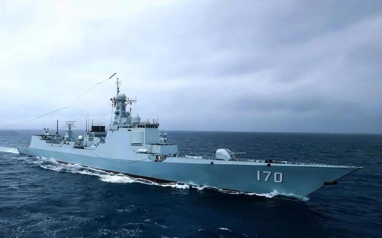 055B新型巡洋舰_共和国巡洋舰_中国海军造舰放缓