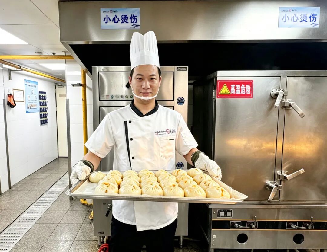 10元通勤早餐_现蒸肉包水煮蛋_高铁也能吃上现蒸热乎包子了