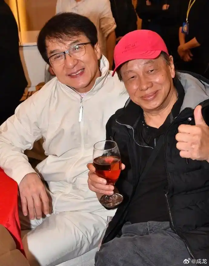 梁小龙去世消息_梁小龙死因公开：因心脏衰竭离世_梁小龙真实年龄澄清