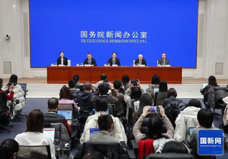 发改委：正研究制定城乡居民增收计划_落实中央经济工作会议精神推动十五五开局_提升消费者收入提振内需