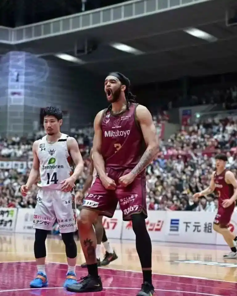 山东高速男篮萨夏·基莱亚-琼斯签约_萨夏·基莱亚-琼斯2025-2026赛季CBA联赛_山东男篮官宣签约2米12外援 多次入选英国国家队