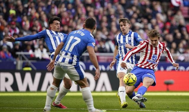 西甲VAR判罚争议_西甲巴萨皇马马竞争冠_2026皇马巴萨