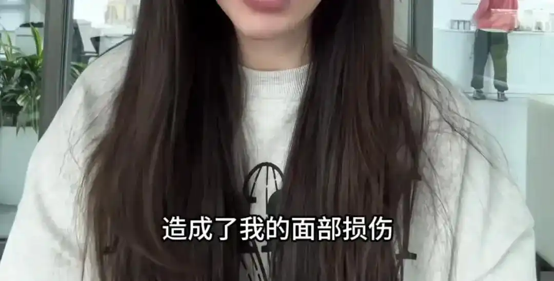 女子牵绳遛狗被围殴 警方通报_上海女子帮邻居作证被打伤_上海普陀邻居纠纷打架事件