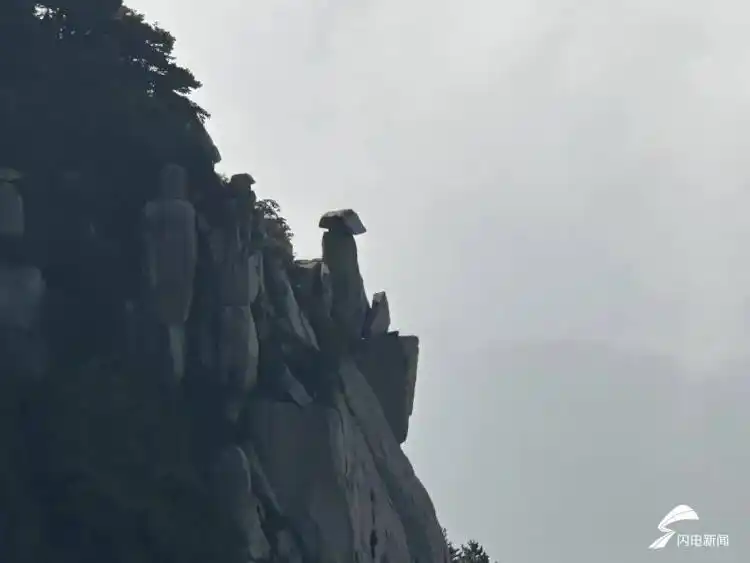泰山把人间仙境铺在眼前_岱顶云海景观_泰山云海观赏