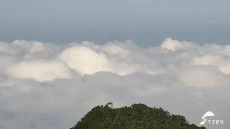 泰山云海观赏_岱顶云海景观_泰山把人间仙境铺在眼前