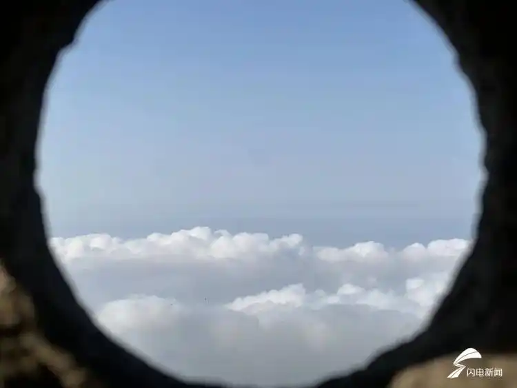 岱顶云海景观_泰山把人间仙境铺在眼前_泰山云海观赏