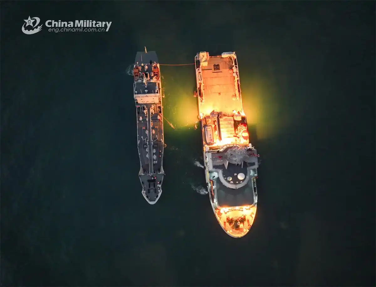 中国海警仁爱礁巡逻_菲赖在仁爱礁27年的破船是什么来历_菲律宾57号舰非法坐滩历史