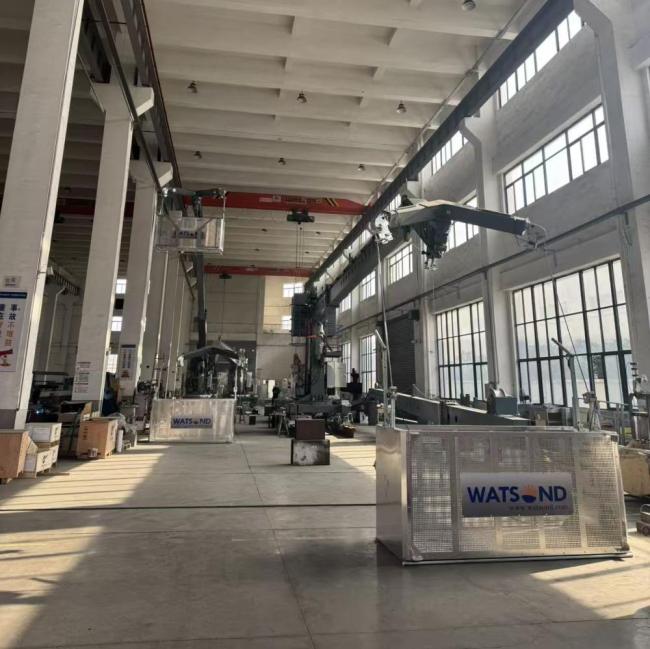 厂二代做起短视频 有人1个月涨粉30万 反差吸睛带动订单增长