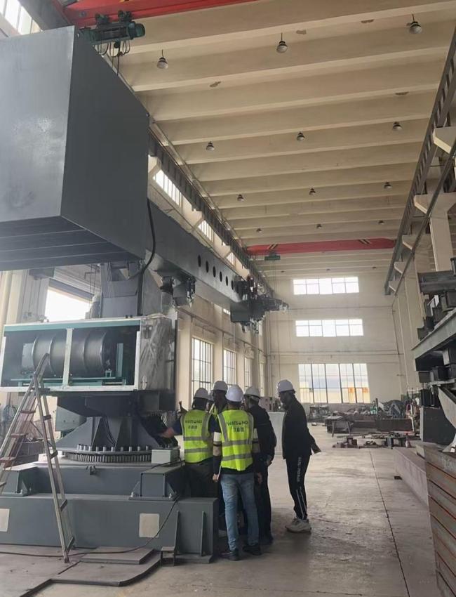 厂二代做起短视频 有人1个月涨粉30万 反差吸睛带动订单增长